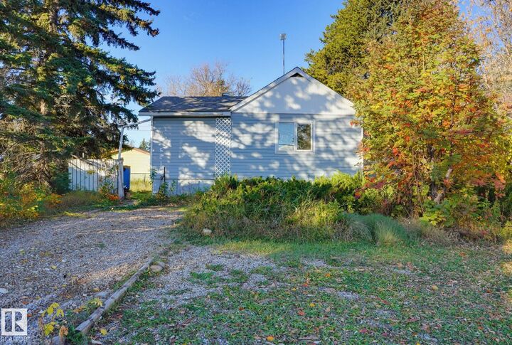 Property Photo:  5210 52 Street  AB T0C 2P0 