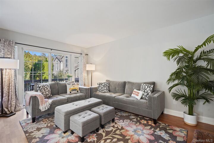 Property Photo:  60 Pembrooke Court 60  NY 10579 