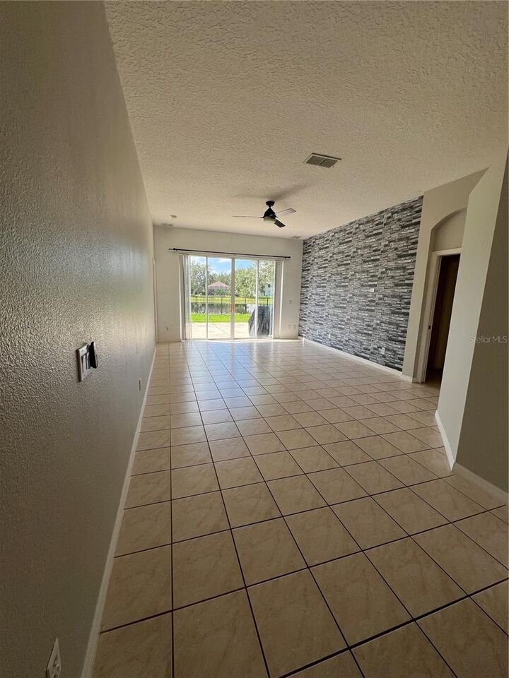 Property Photo: 5450 Los Palma Vista Drive FL 32837