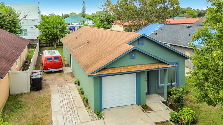Property Photo:  9684 Hollyhill Drive  FL 32824 