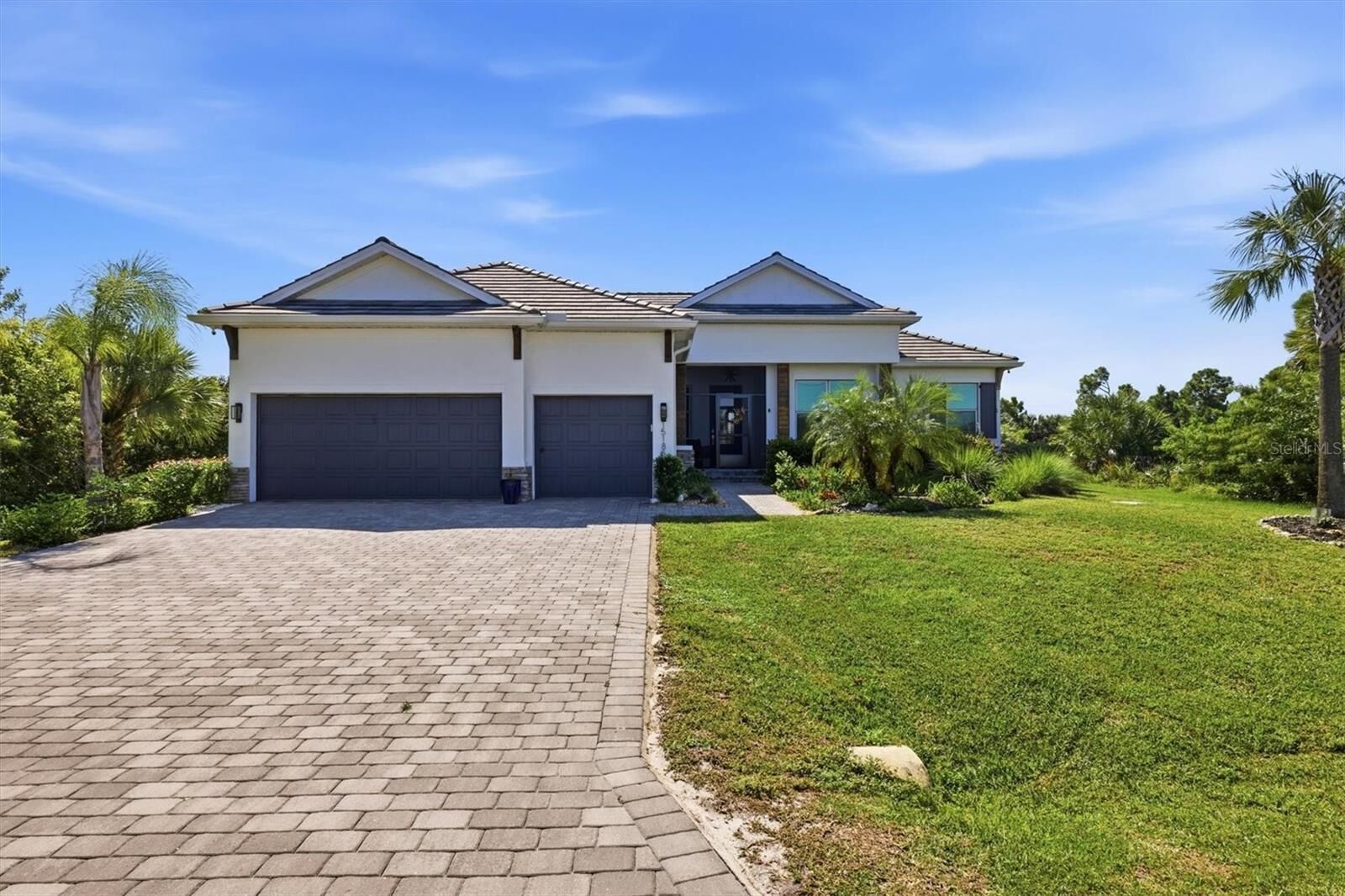 Property Photo:  15185 Hennipen Circle  FL 33981 