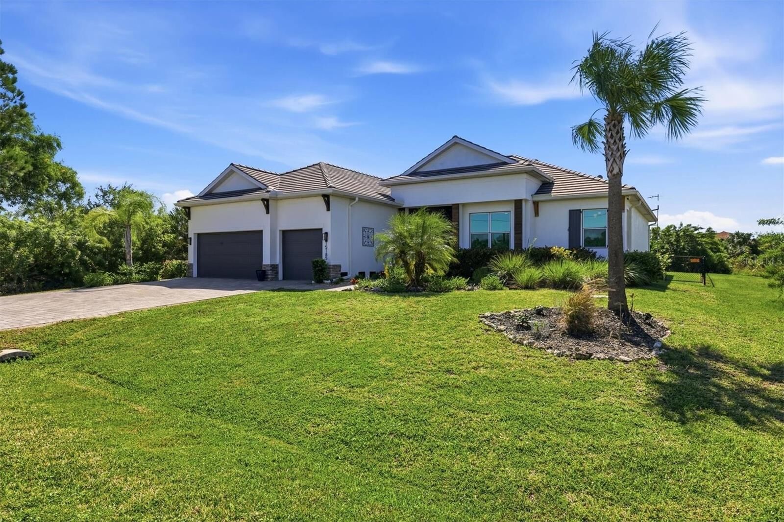 Property Photo: 15185 Hennipen Circle FL 33981