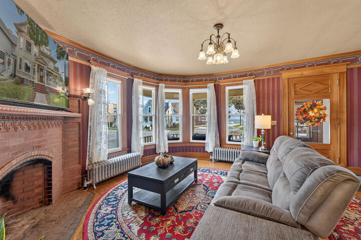 Property Photo: 1502 Wisconsin Ave WI 53403