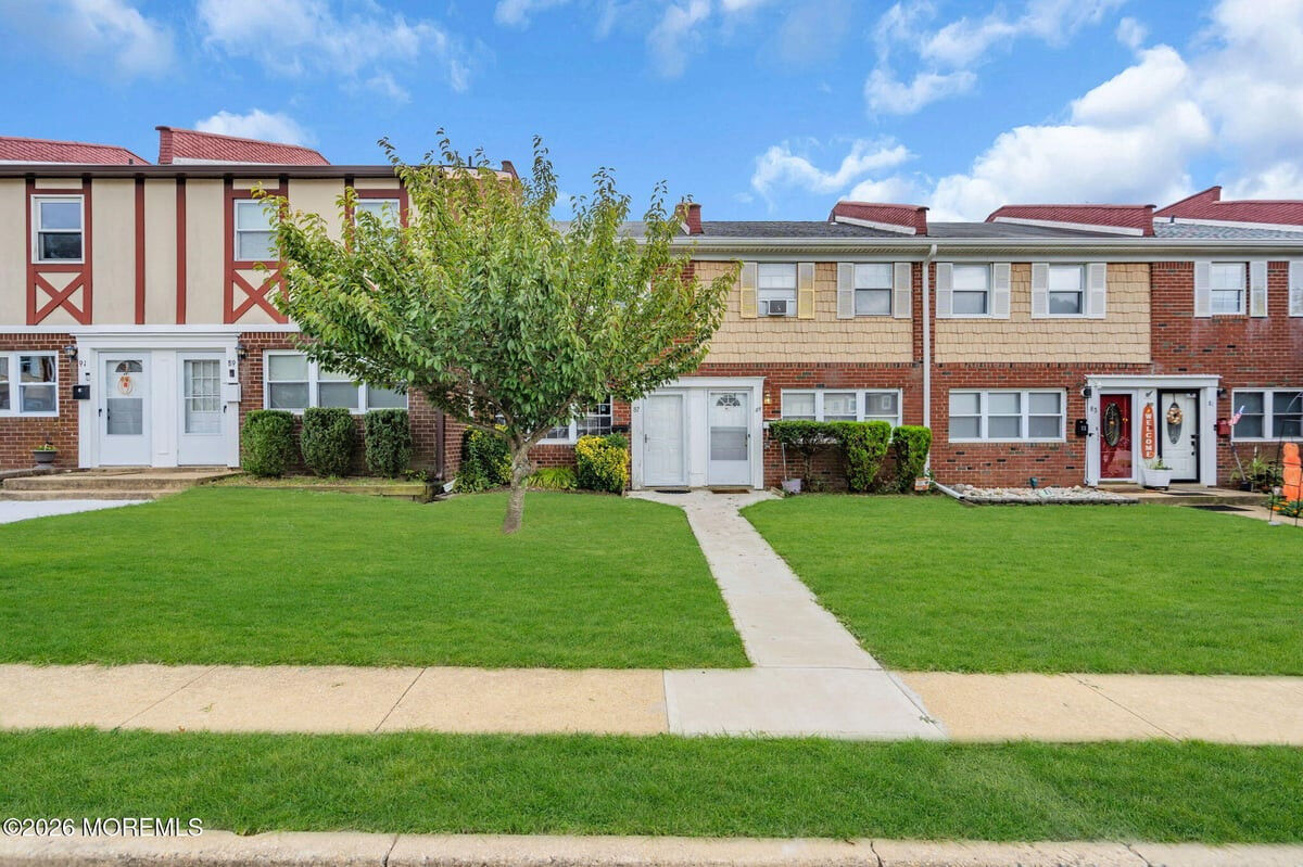 Property Photo:  87 Briar Mills Drive  NJ 08724 