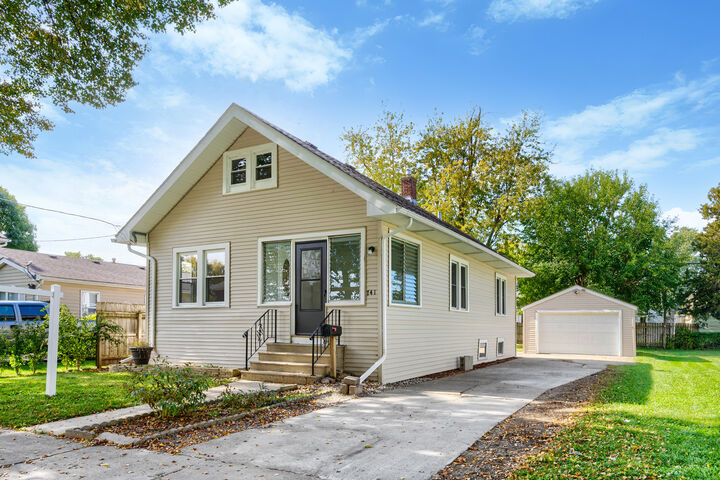 Property Photo: 741 Hinman Street IL 60505