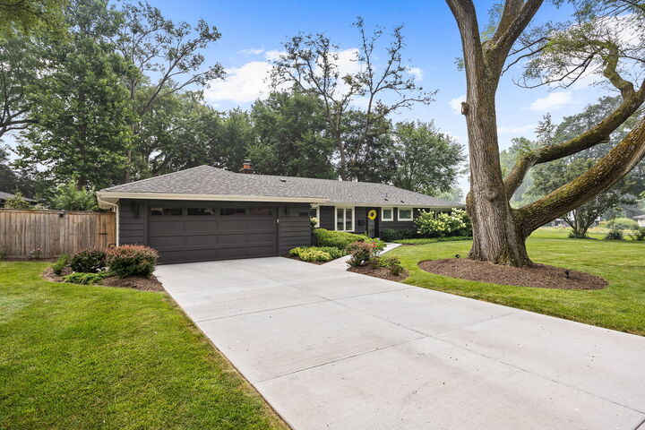 Property Photo:  1909 Martingale Road  IL 60187 