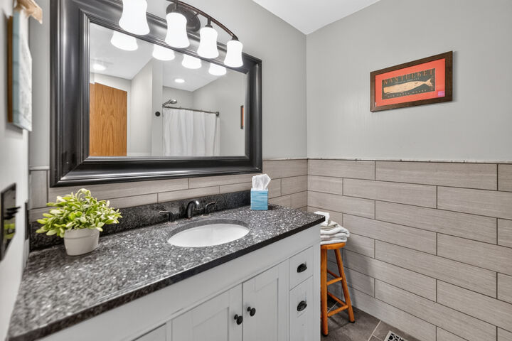 Property Photo: 909 N Oak Creek Drive IL 60135