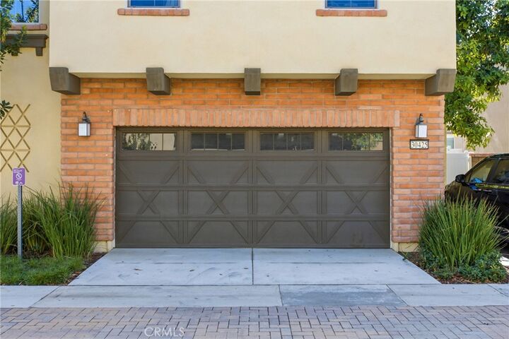 Property Photo:  30425 Village Knoll Drive  CA 92584 