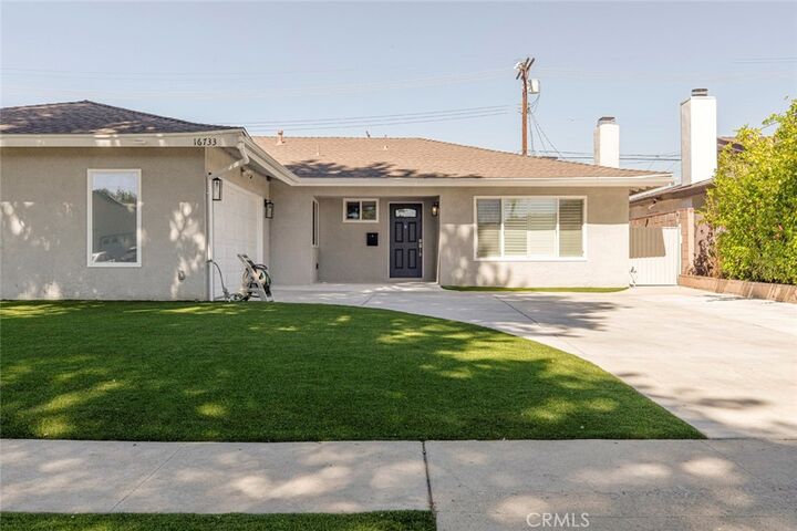 Property Photo: 16733 Sunburst CA 91343