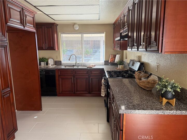 Property Photo:  710 Sandy Court  CA 92374 