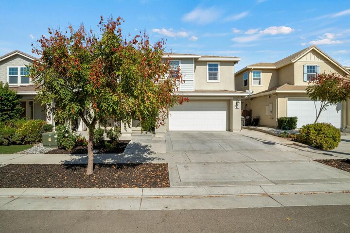 Property Photo:  945 Mendocino Ct  CA 95330 