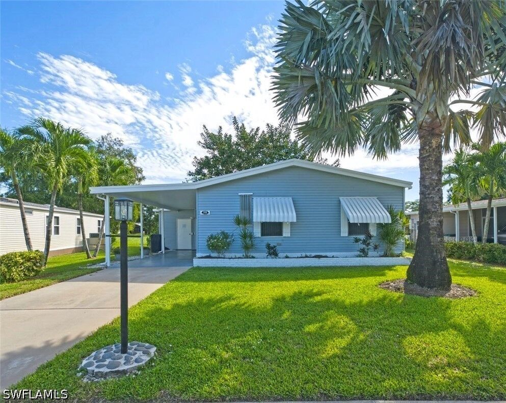 Property Photo: 173 Belle Isle Circle FL 34112