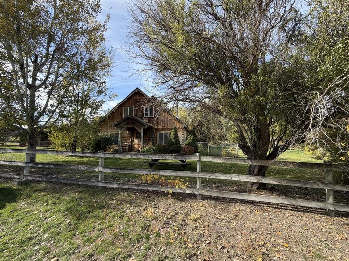 Property Photo: 3383 Hwy 25 Hwy N WA 99157