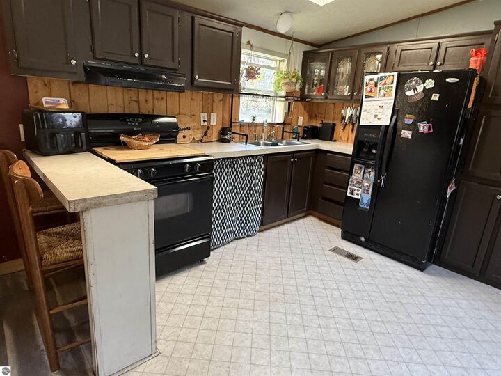 Property Photo:  9899 E 18 1/2 Road  MI 49663 
