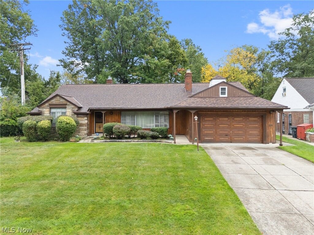 Property Photo:  16236 Northvale Boulevard  OH 44112 