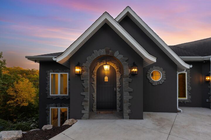 Property Photo:  5966 Blackberry Trail E  MN 55076 