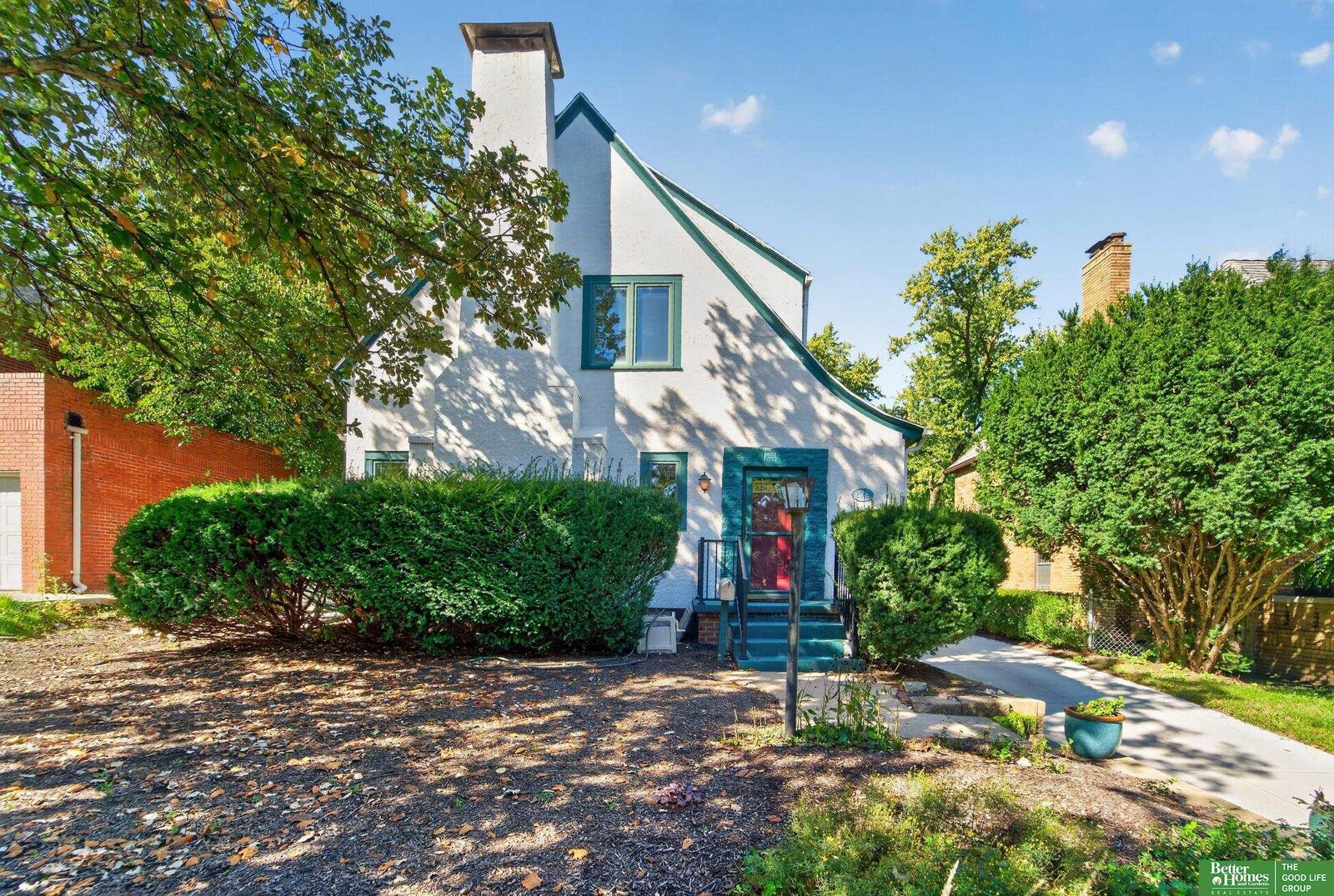 Property Photo: 2012 N 52nd Street NE 68104
