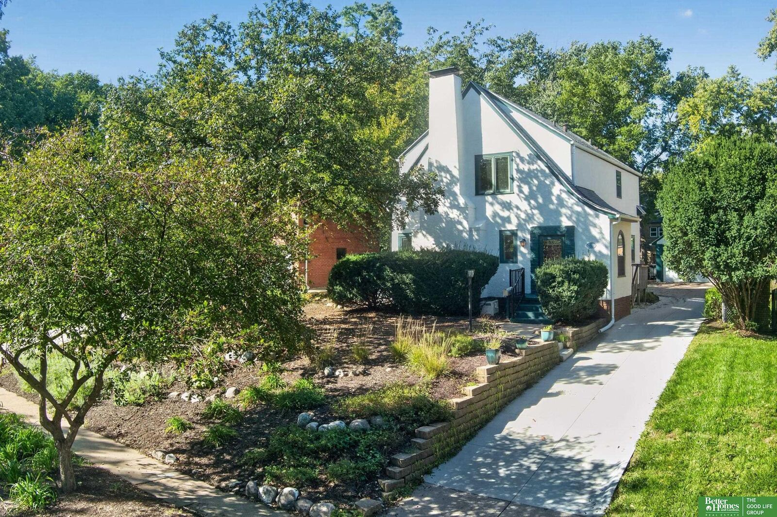 Property Photo: 2012 N 52nd Street NE 68104