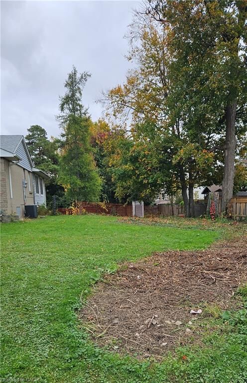 Property Photo:  223 Eleanor Avenue  ON L8W 1C7 