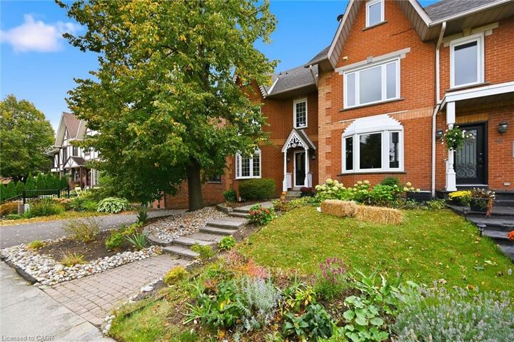 Property Photo:  50 Edgewater Drive  ON L8E 4Z3 