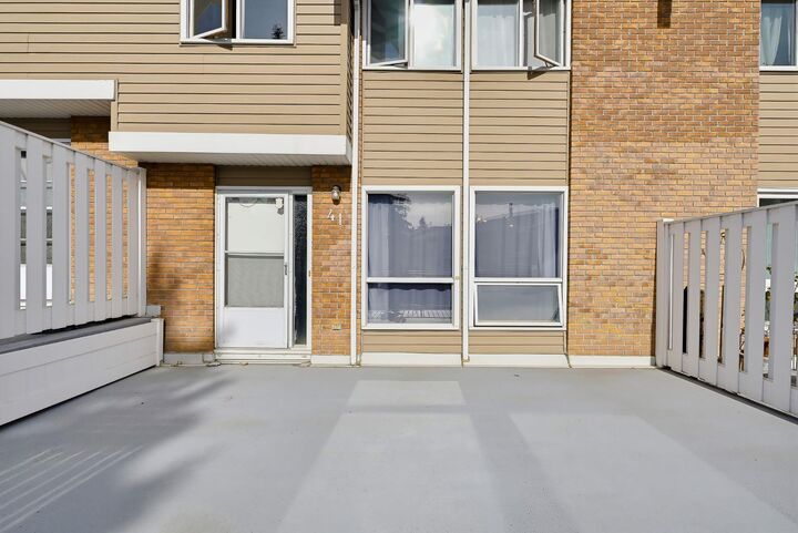 Property Photo:  116 Silver Crest Drive NW 41  AB T3B 4N9 