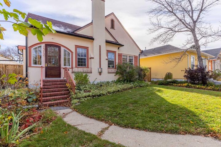 Property Photo:  1512 6 Avenue S  AB T1J 1B1 