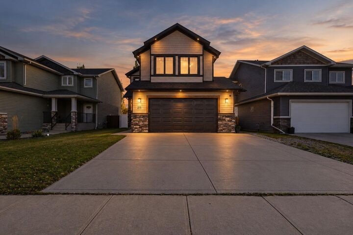 Property Photo:  211 Voisin Close  AB T4R 0M8 