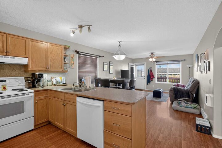 Property Photo:  445 Stonegate Way NW  AB T4B 3A1 