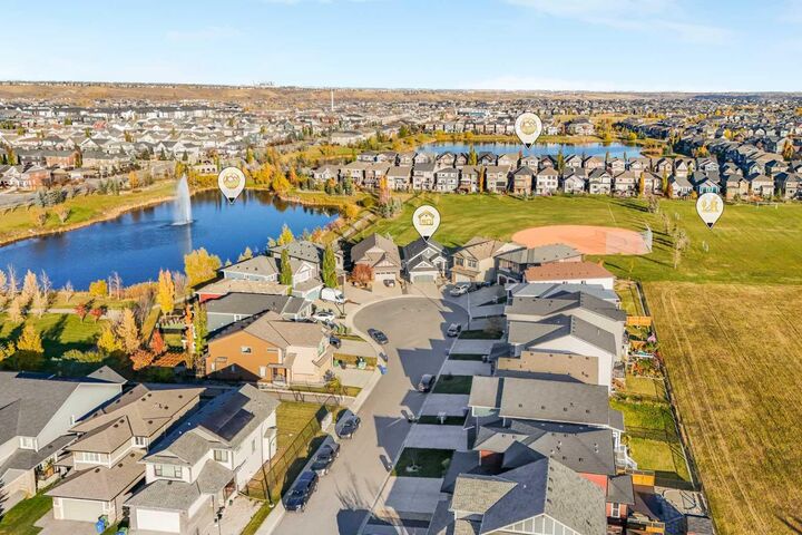 Property Photo:  44 Legacy Cove SE  AB T2X 0Y7 