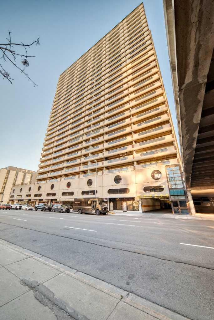 Property Photo:  221 6 Avenue SE 2110  AB T2G 4Z9 