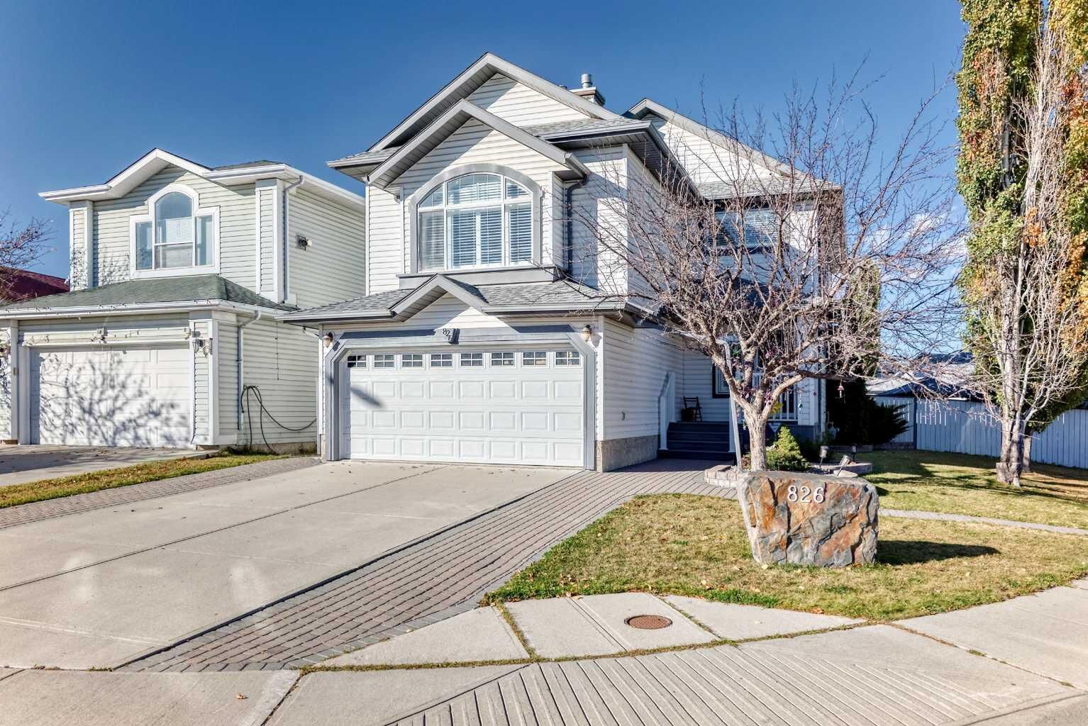 Property Photo:  826 Applewood Drive SE  AB T2A 7R6 