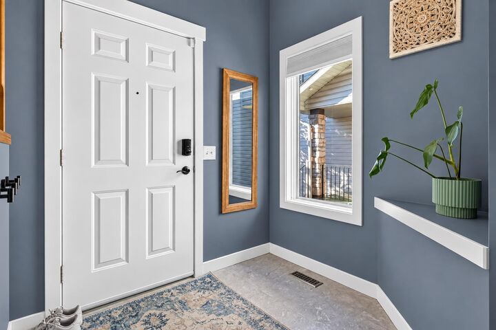 Property Photo:  38 Somerside Crescent SW  AB T2Y 4G8 