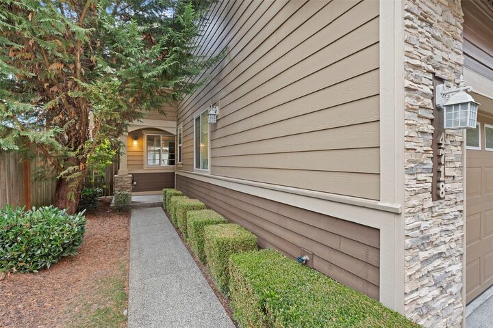 Property Photo: 4718 Helena Avenue SE WA 98503