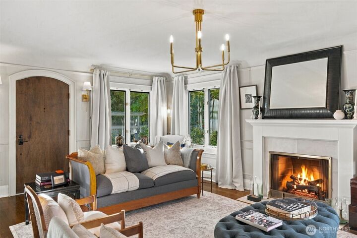 Property Photo: 2400 E Roanoke Street WA 98112