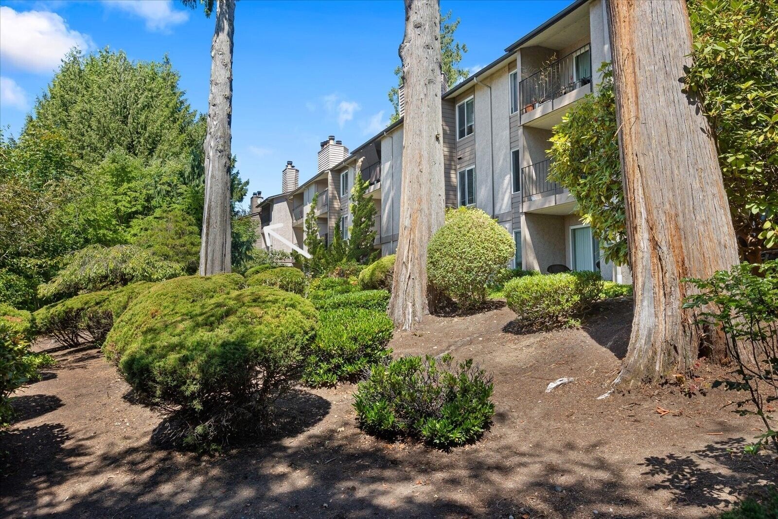 Property Photo: 11637 100th Avenue NE 2C WA 98034
