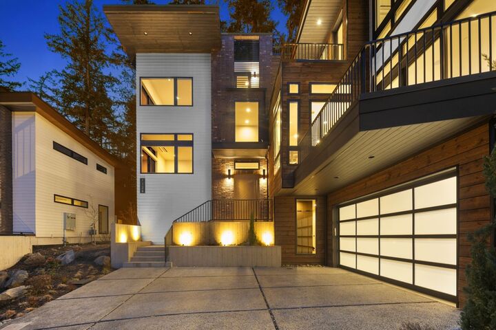 Property Photo:  7128 NE 119th Lane  WA 98034 
