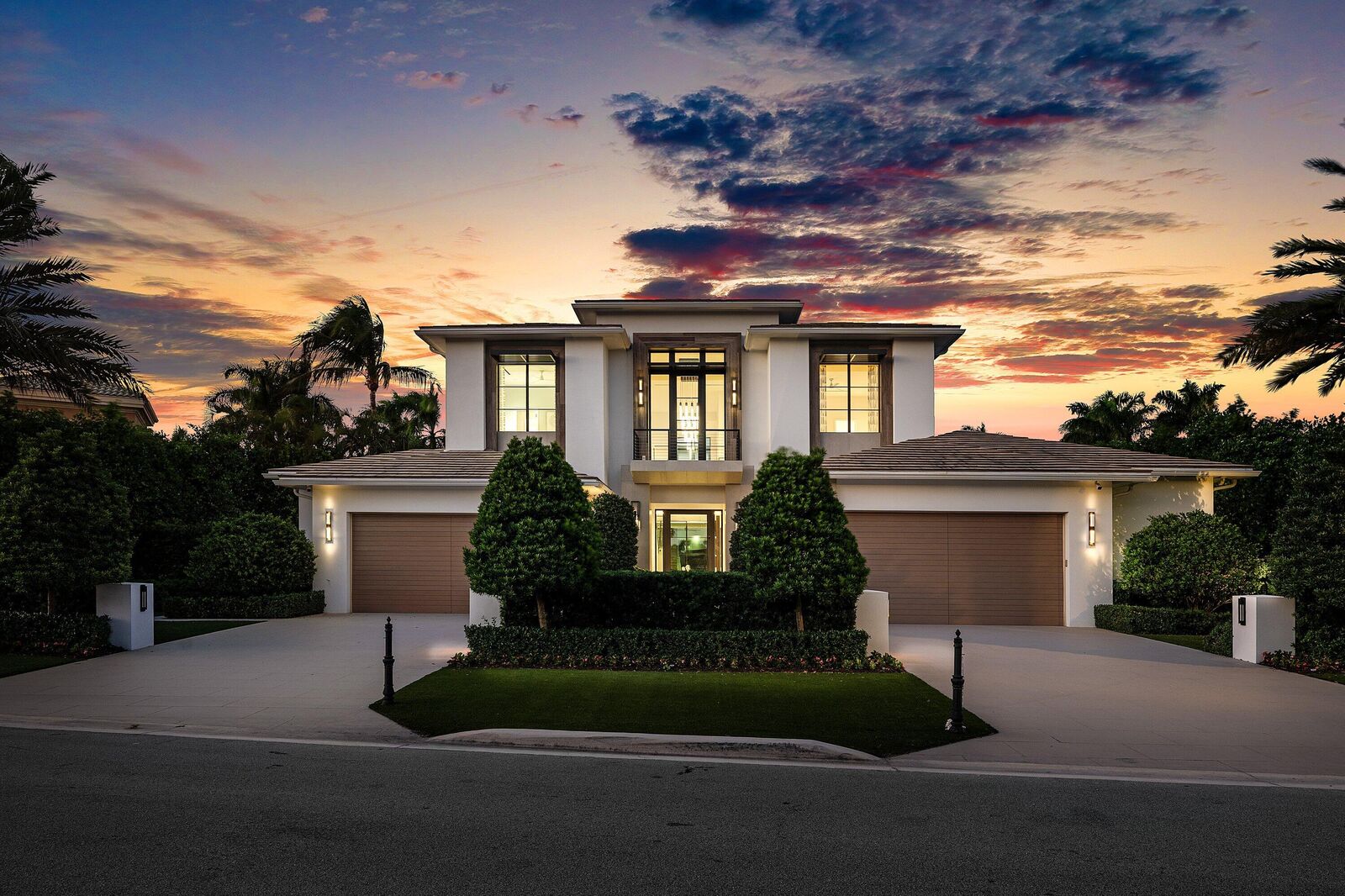 Property Photo:  471 Royal Palm Way  FL 33432 
