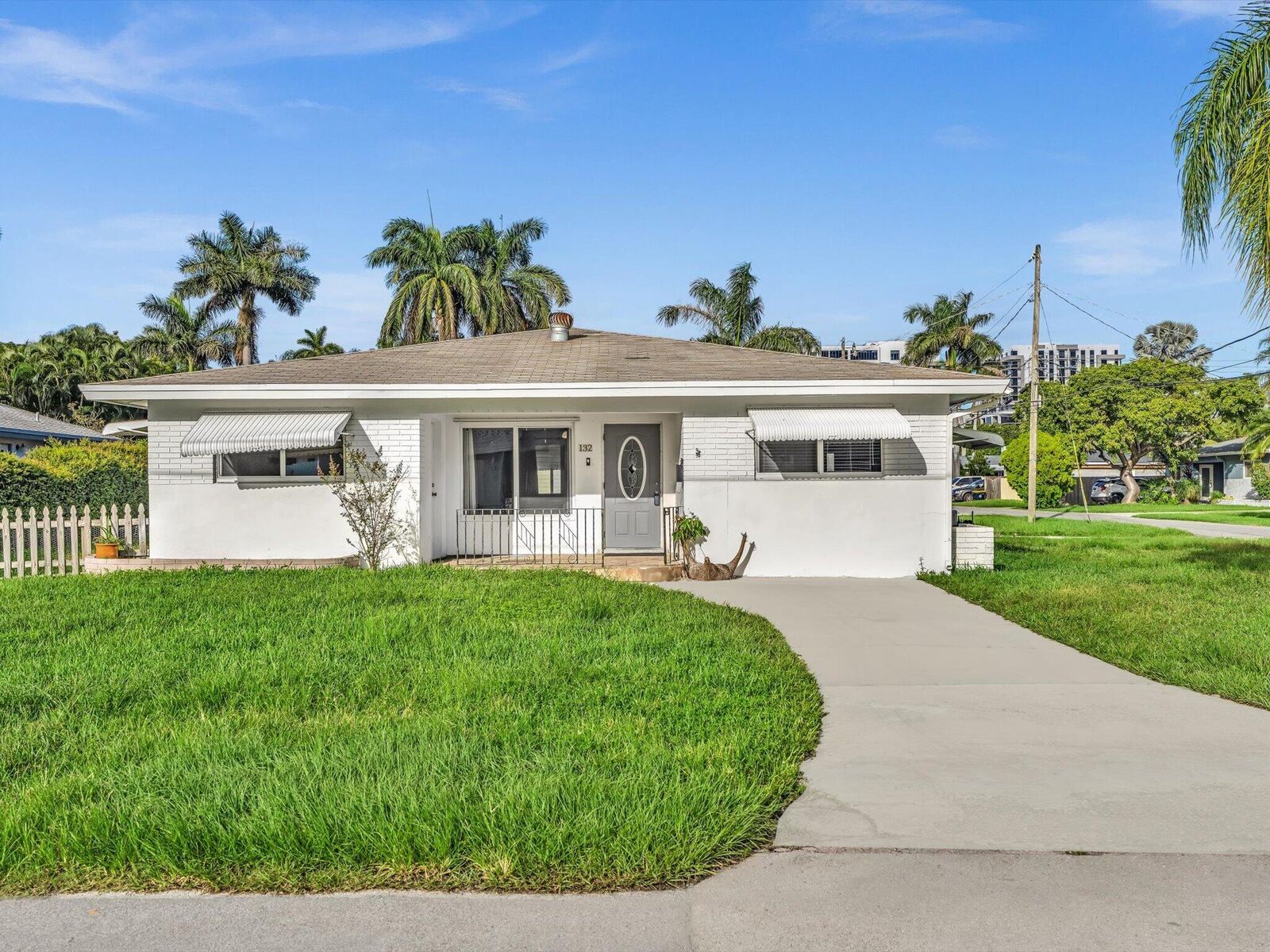 Property Photo:  132 SE 2nd Court  FL 33004 