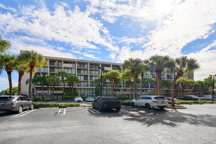 Property Photo:  1830 Embassy Drive 112  FL 33401 