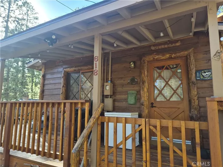 Property Photo:  618 Sugarloaf  CA 92314 