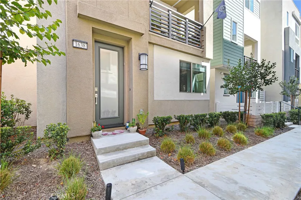 Property Photo:  1638 Hornet  CA 90732 