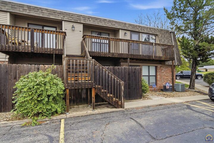 Property Photo:  2807 SW Prairie Rd #16  KS 66614 