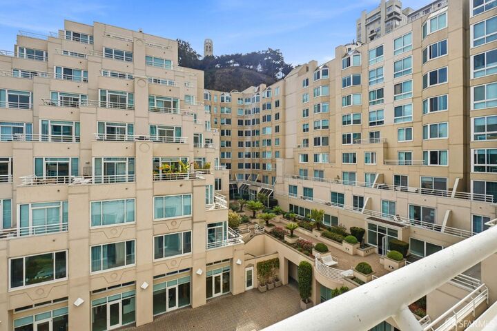 Property Photo:  111 Chestnut Street 409  CA 94111 
