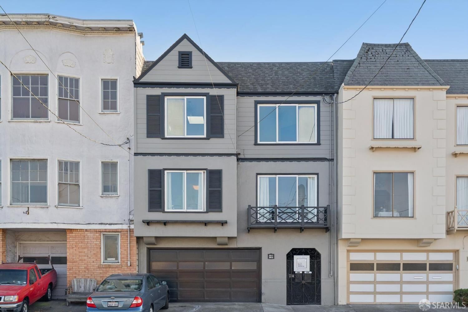 Property Photo:  3015-3017 Irving Street  CA 94122 