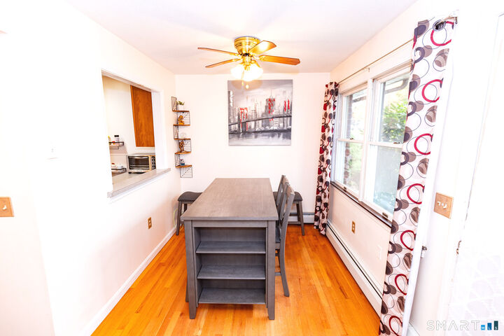 Property Photo:  33 Russell Street 4  CT 06351 