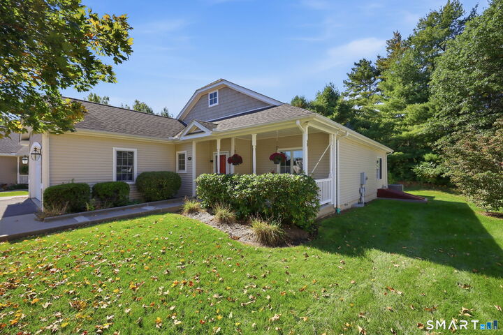 Property Photo:  10 Hunt Glen Drive 10  CT 06035 
