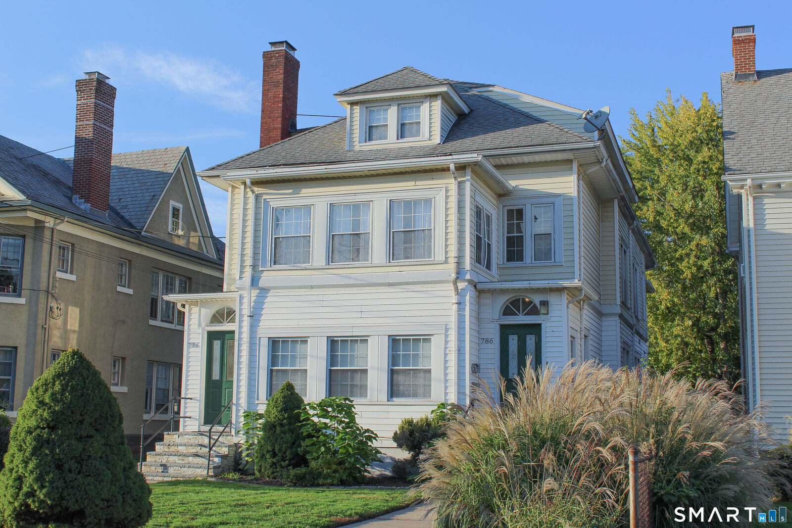 Property Photo:  786 Farmington Avenue  CT 06119 