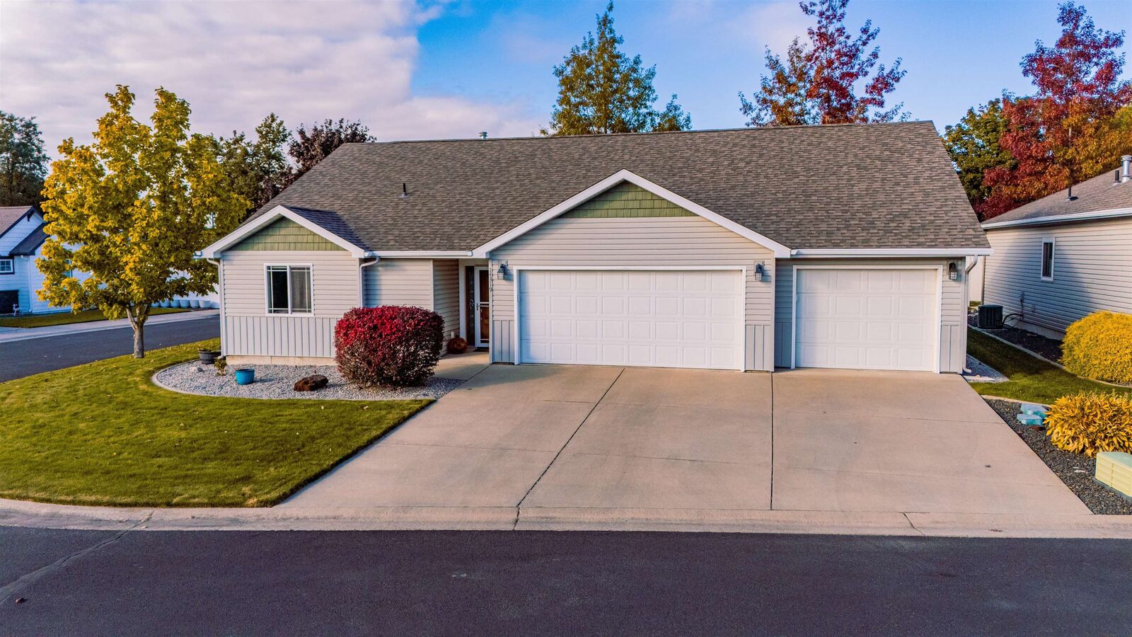 Property Photo:  14319 E Cloverdale Ln  WA 99216 