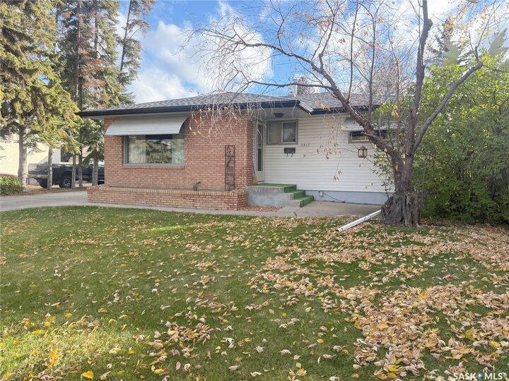 Property Photo: 2517 Wiggins Avenue S SK S7J 1X3