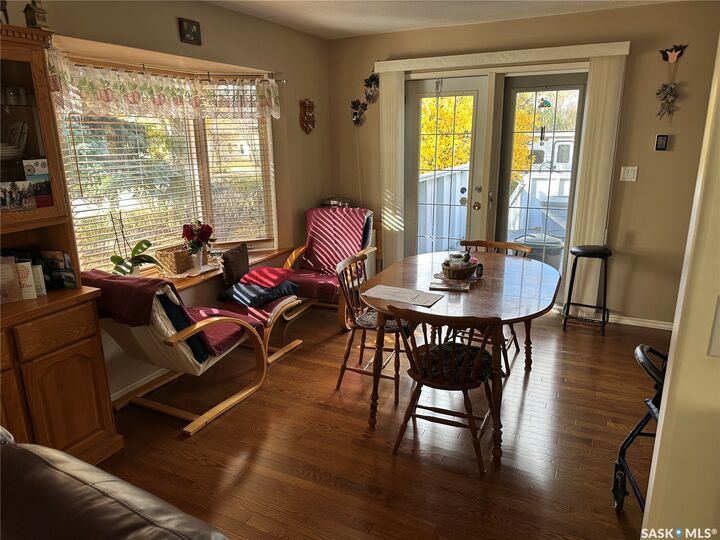 Property Photo:  418 Railway Avenue  SK S0K 3R0 